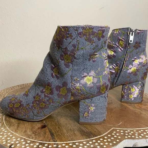 Zigi Soho Nydia Floral Embroidered Ankle Booties barbiecore - Picture 7 of 10